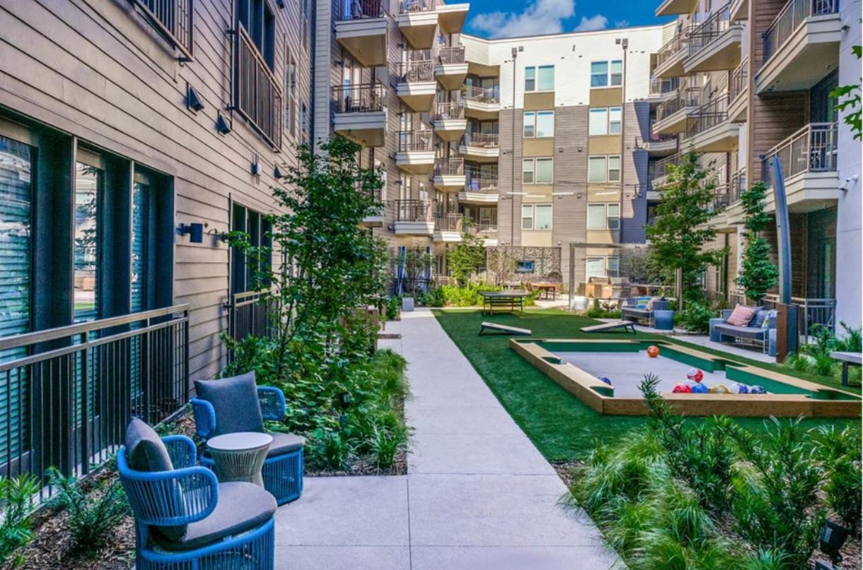 Cozy Retreat-Free Reserved Parking-Pool アディスン エクステリア 写真